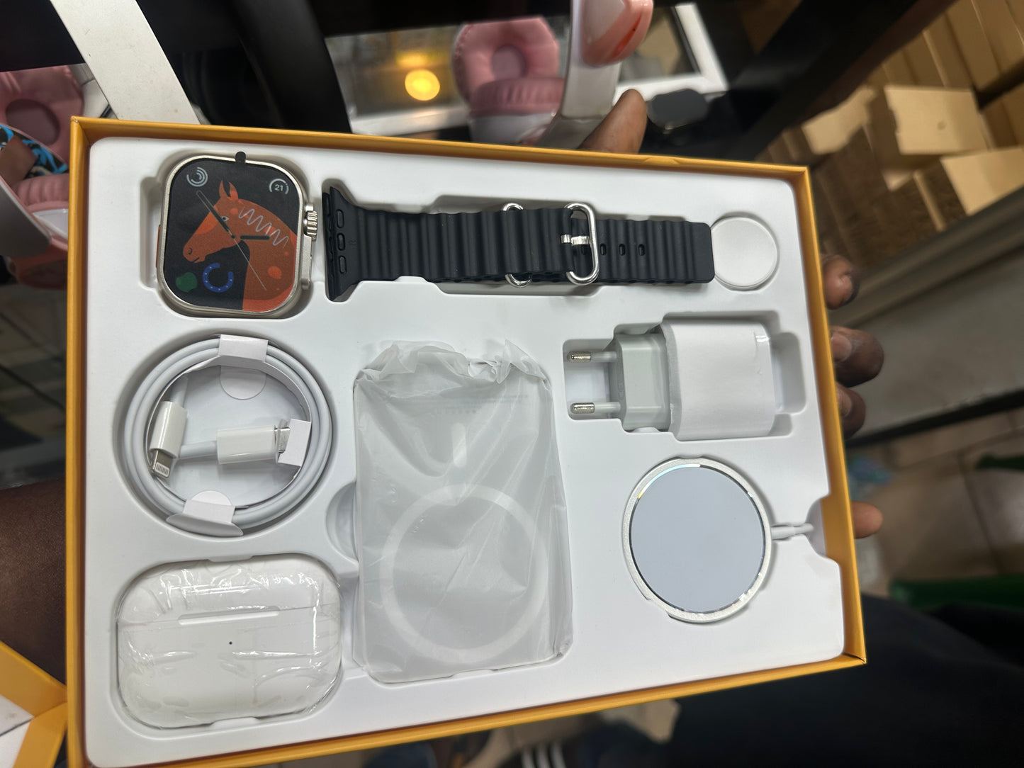 🧡 Coffret Montre Connectée + Écouteurs Sans Fil + Chargeurs – Édition Ultra Tech 🧡