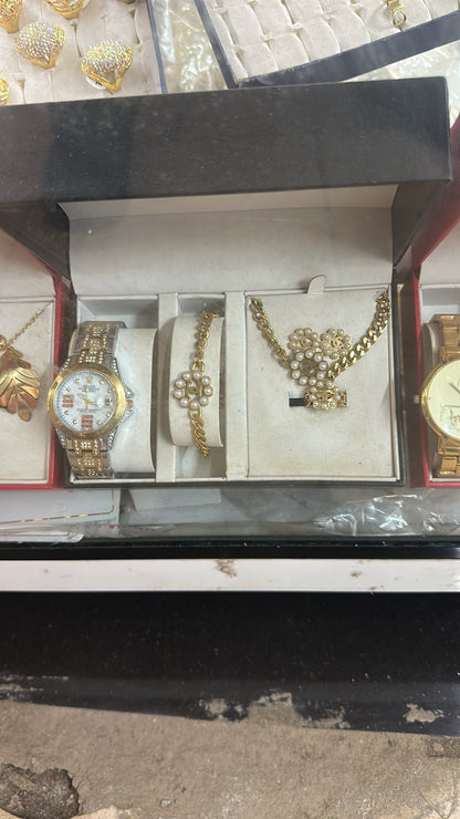 💎 Coffret Cadeau Bijoux 6-en-1 Femme – Élégance et Distinction