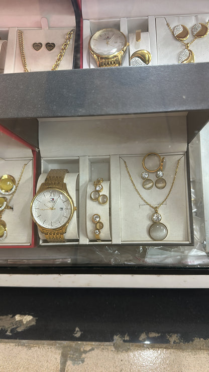 💎 Coffret Cadeau Bijoux 6-en-1 Femme – Élégance et Distinction